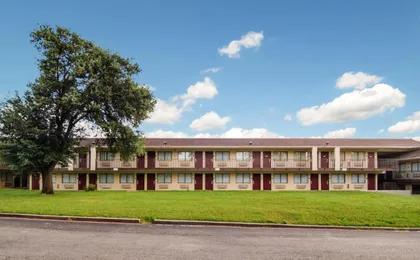Red Roof Inn Fort Worth South
