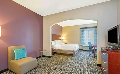 La Quinta Inn & Suites by Wyndham Oklahoma City Yukon