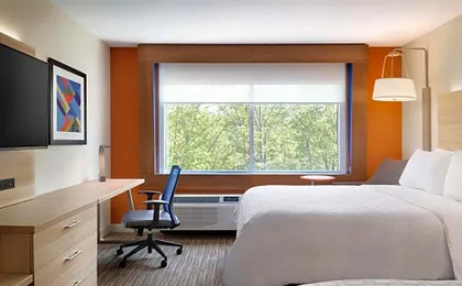 Holiday Inn Express & Suites Watertown By IHG