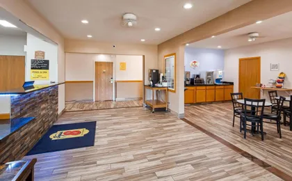 Super 8 by Wyndham Neillsville Wi