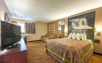 Super 8 by Wyndham Indianapolis/Emerson Ave