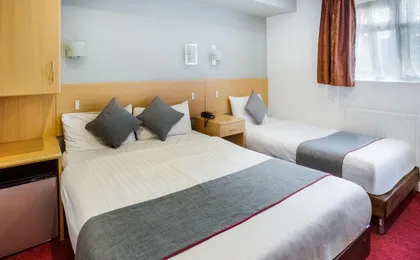 Oyo London Guest House