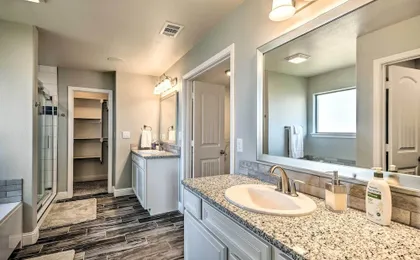 Modern Amarillo House w/ Fire Pit + Hot Tub!