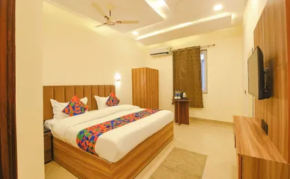 Fabhotel Pvs Grand
