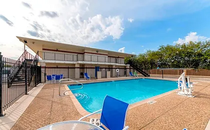 Motel 6 San Antonio, TX - South IH-10 East