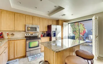 Mtn View & Fairway-facing Patio: Palm Desert Condo