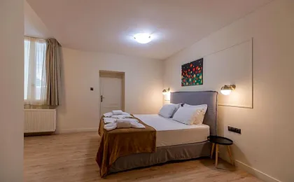 Plaka Arch Suites