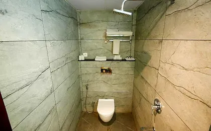 HOTEL DHAROHAR