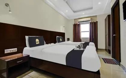 Tipsyy Inn Suites by Fabhotel