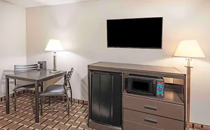Super 8 by Wyndham League City/Kemah Area