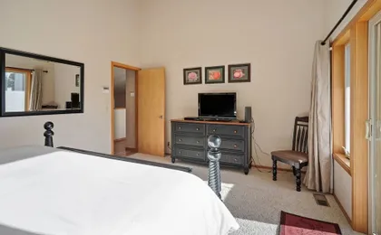 11 Tournament 5 Bedroom Home by RedAwning