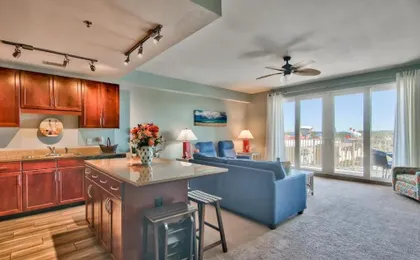 Laketown Wharf 335! 1 BD, 2 Bathroom with Amazing Amenities
