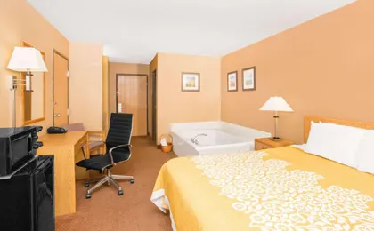 Days Inn by Wyndham Worthington