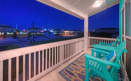 Family-friendly Beach Home Bbq, Patio & Fire Pit & Mins to Beach Bottom's Up by Avantstay