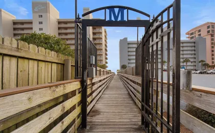 Spacious Family-friendly Retreat Beach Walkable