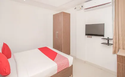 Varcity Golf View by Oyo Rooms