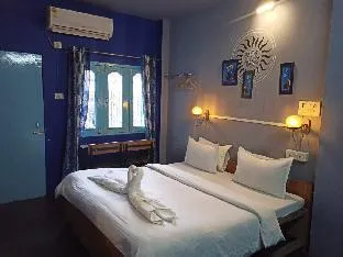 Banaras Rest House