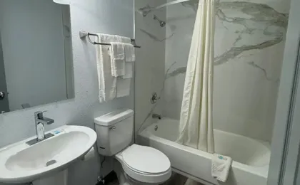 Travelodge by Wyndham Gainesville