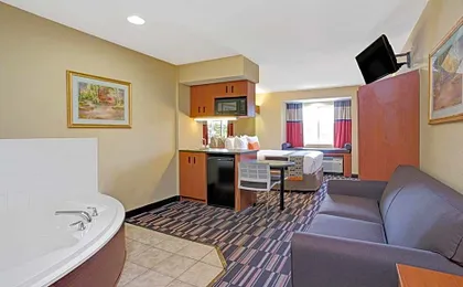 Microtel Inn & Suites By Wyndham Bushnell