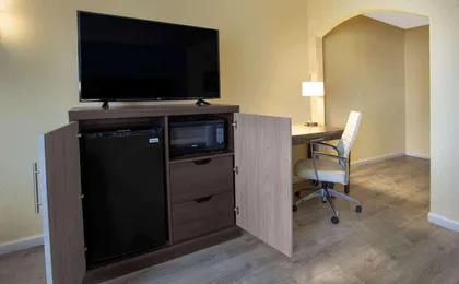 Days Inn by Wyndham Airport - Phoenix