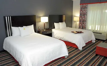 Hampton Inn & Suites Albany At Albany Mall