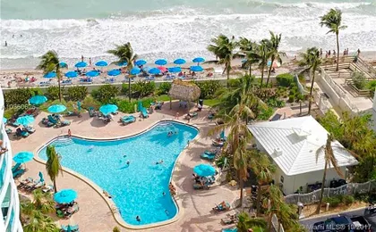 Tides Apt on Hollywood Beach