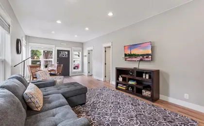Cozy Chic Home In Downtown Loveland!