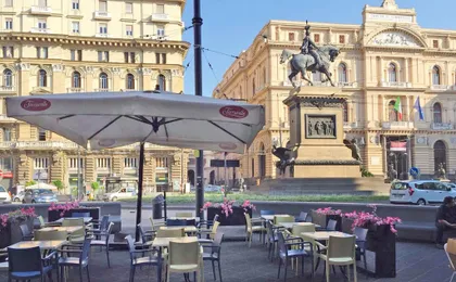 Piazza Bovio 22