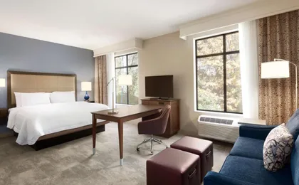 Hampton Inn & Suites Seattle Renton