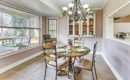 2 Mi to UA! Family-friendly Getaway w/ Patio