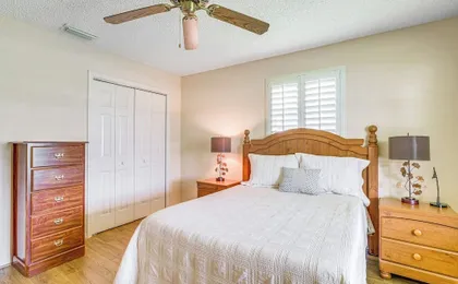 Home in The Villages w/ Lanai & Private Hot Tub!