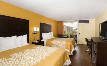 Days Inn & Suites by Wyndham Port Richey