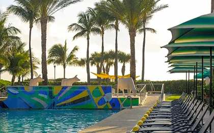 Kimpton Surfcomber Hotel By IHG