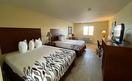 Kenedy Inn and Suites
