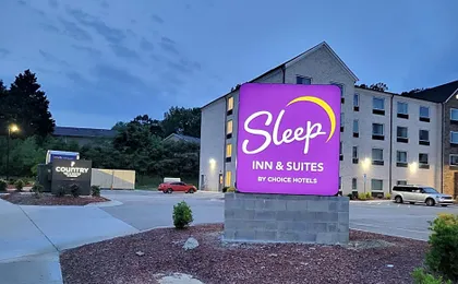 Sleep Inn & Suites - Coliseum Area