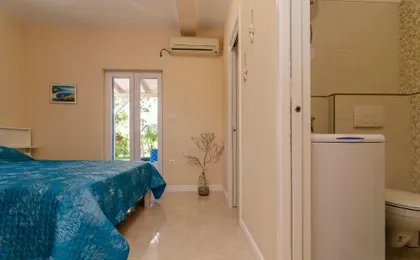 Beachfront House with Private Heated Jacuzzi and Garden Zadar