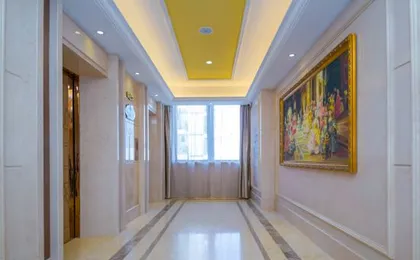 Weina Hotel (Wuhan Dahualing Subway Station Aeon Mall)