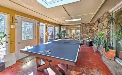 7 Mi to Lake: Expansive Rogers Villa w/ Pond!