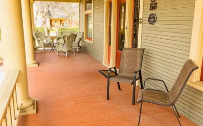 The Iron Horse Inn Bed & Breakfast Inn (Adults only)