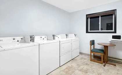 Super 8 by Wyndham Huron
