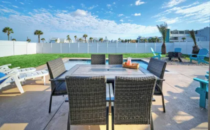 2 Homes, Sleeps 22 Steps to the Beach, Private Pool, Fire Pit, Balcony Views