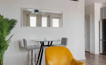 Sky-high Comfort 1BR Gym Pool Pet Friendly