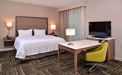 Hampton Inn & Suites Dallas Market Center