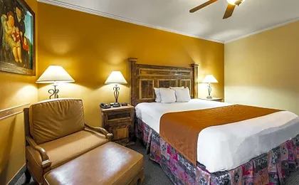 La Hacienda Inn