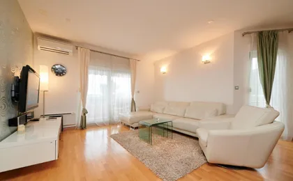 Apartment Tramontana with Sea View