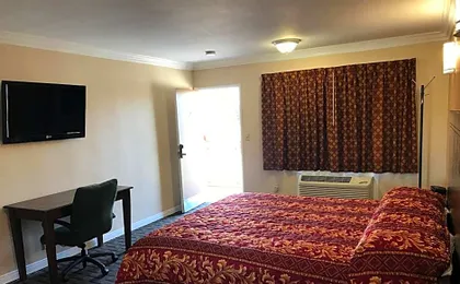 Fullerton Lodge