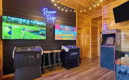 Game Room, Hot Tub & 3 Decks w/ Smoky Mountain Views Raccon Ridge by Avantstay