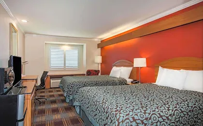 Days Inn & Suites by Wyndham Antioch