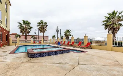 Comfort Suites