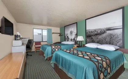 Super 8 by Wyndham Devils Lake
